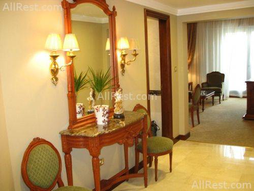 Royal Ascot Hotel 12